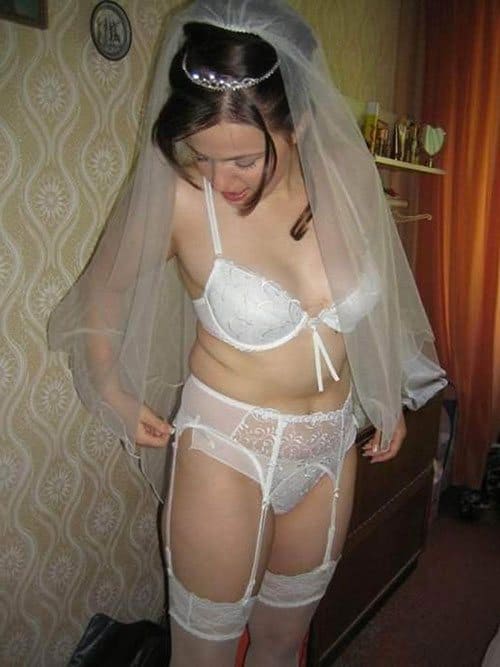 Сексуальные невесты в белых чулках с подвязками 10 из 30 фото