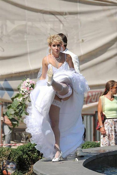 Сексуальные невесты в белых чулках с подвязками 11 из 30 фото