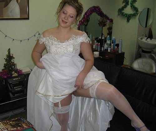 Сексуальные невесты в белых чулках с подвязками 22 из 30 фото