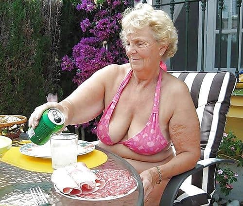 Бабушка нудистка любит трахаться в свои 70 лет 16 из 24 фото