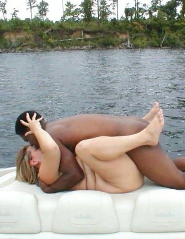 Белые женщины едут на отдых ради пляжного секса с большим черным членом 25 из 30 фото