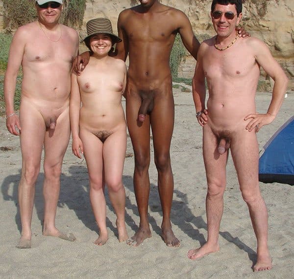 Член встал на нудистском пляже подсмотренное 13 из 30 фото