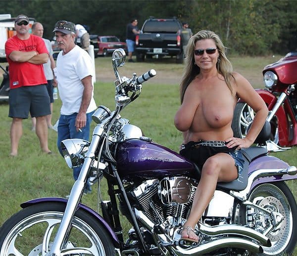 Красивые ню фото девушек на мотоциклах и другой мототехнике 25 из 30 фото