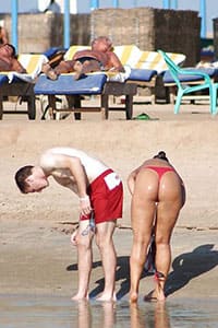 Русские девушки в стрингах на пляже