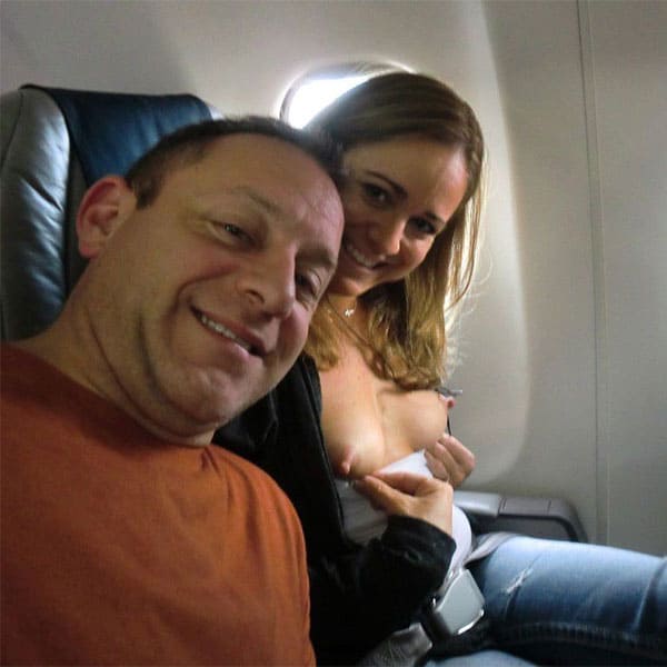 Голые девушки на борту самолета 13 из 40 фото