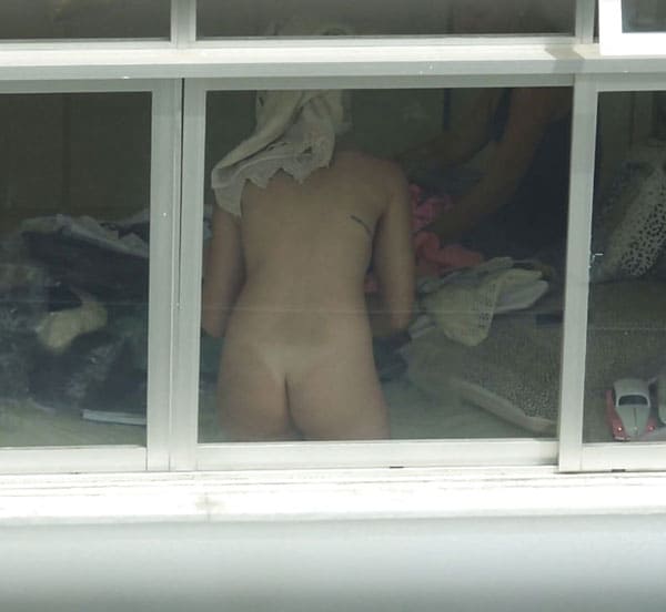 Подсмотренное в окно женской общаги 4 из 4 фото