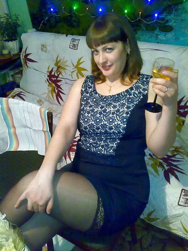 Новогодняя мастурбация пьяной жены присланное фото