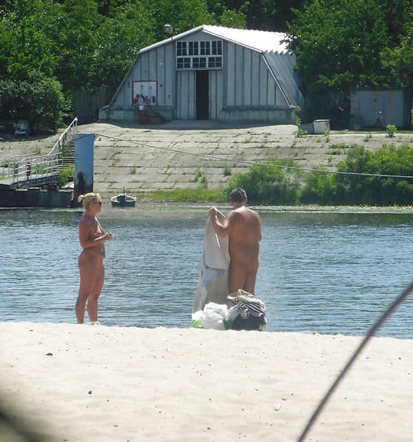 Нудистский пляж в Киеве съемка скрытой камерой 14 из 20 фото