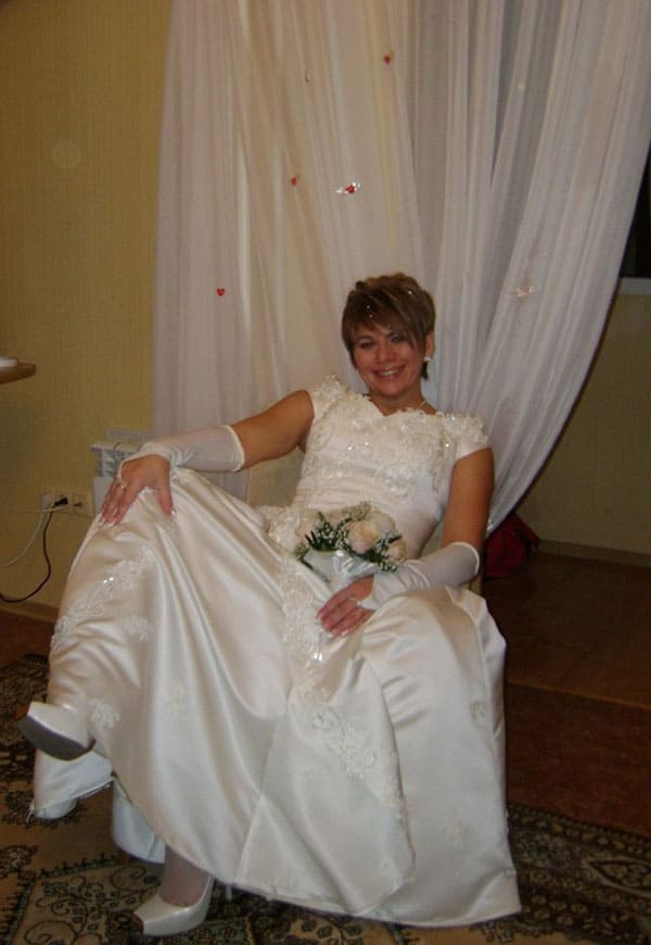 Русская невеста позирует перед мужем 6 из 33 фото