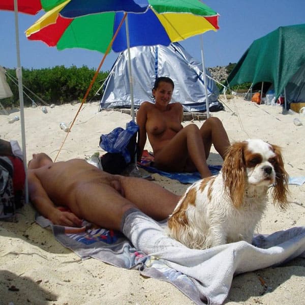 Семейная пара нудистов на пляже Хорватии 18 из 18 фото