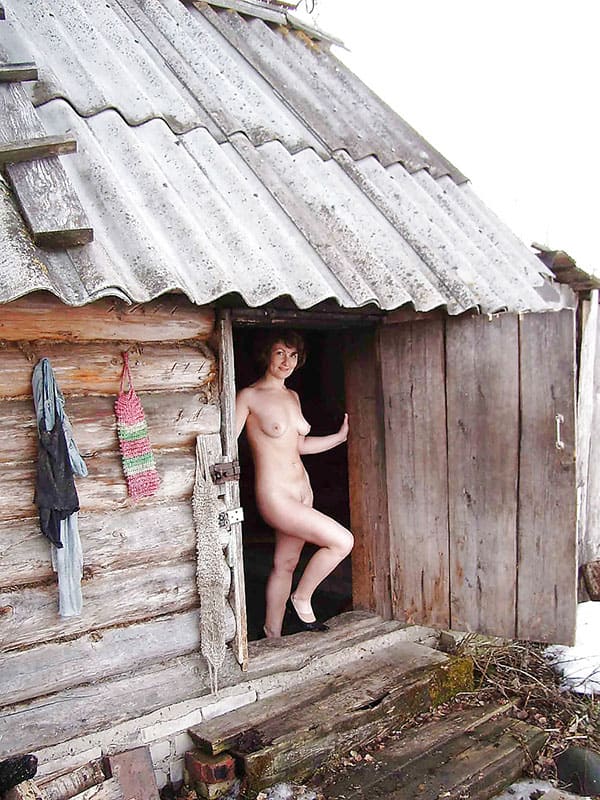 Голая жинка из украинской деревни 1 из 18 фото