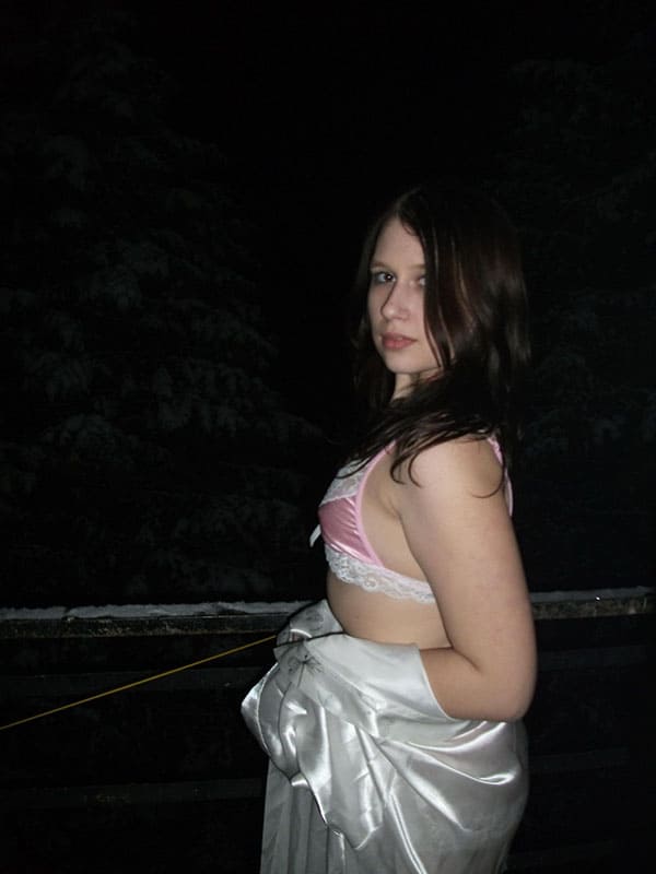 Молоденькая девушка любит одеваться в костюмы для ролевых игр 26 из 98 фото