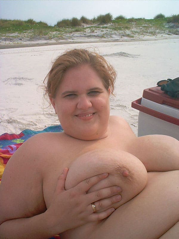 Голые толстушки на нудистском пляже 49 из 50 фото