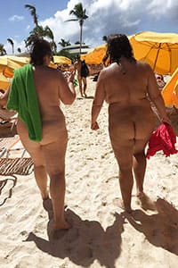 Голые толстушки на нудистском пляже
