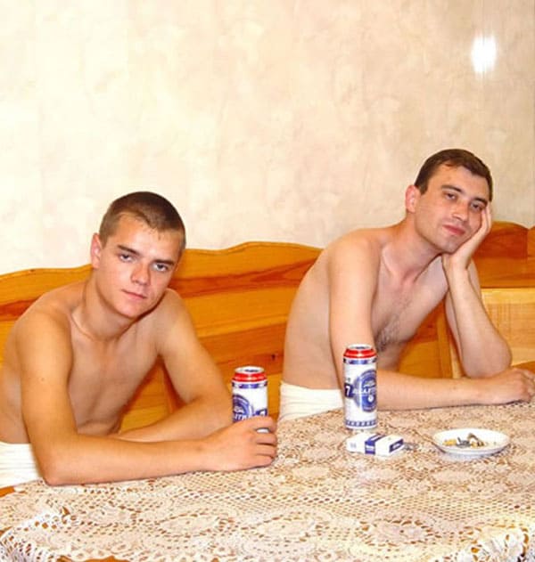 Пьяные парни трахнули зрелую уборщицу в сауне 1 из 44 фото