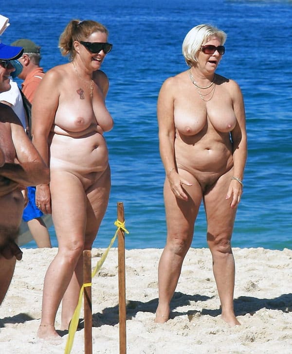 Голые бабули на пляже 
