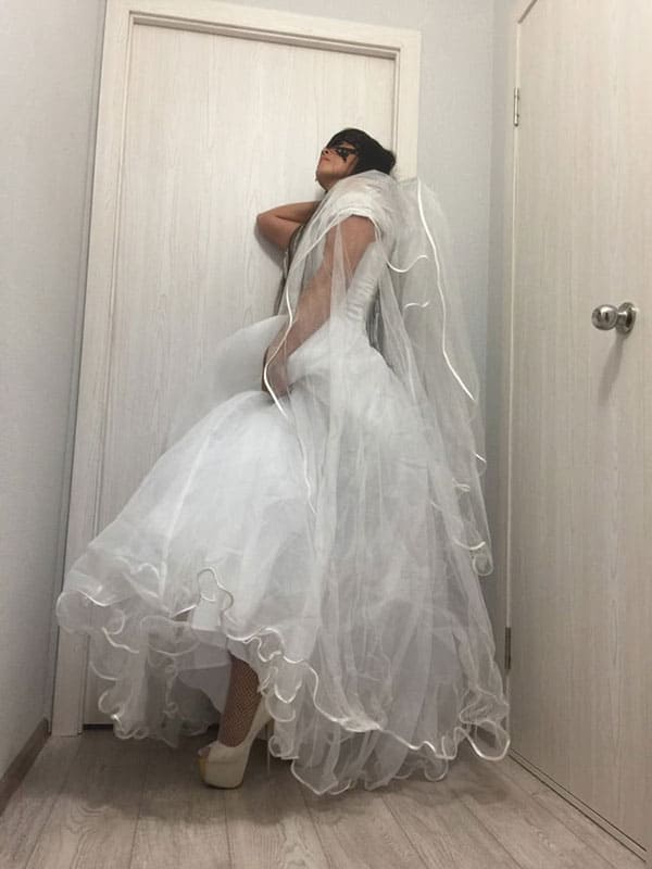 Русскую невесту трахают в свадебном платье 1 из 20 фото