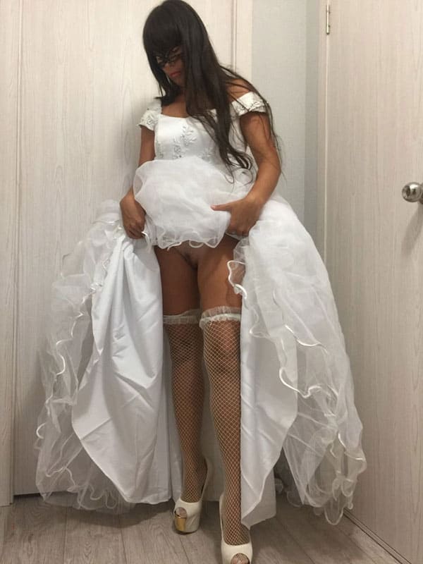 Русскую невесту трахают в свадебном платье 3 из 20 фото