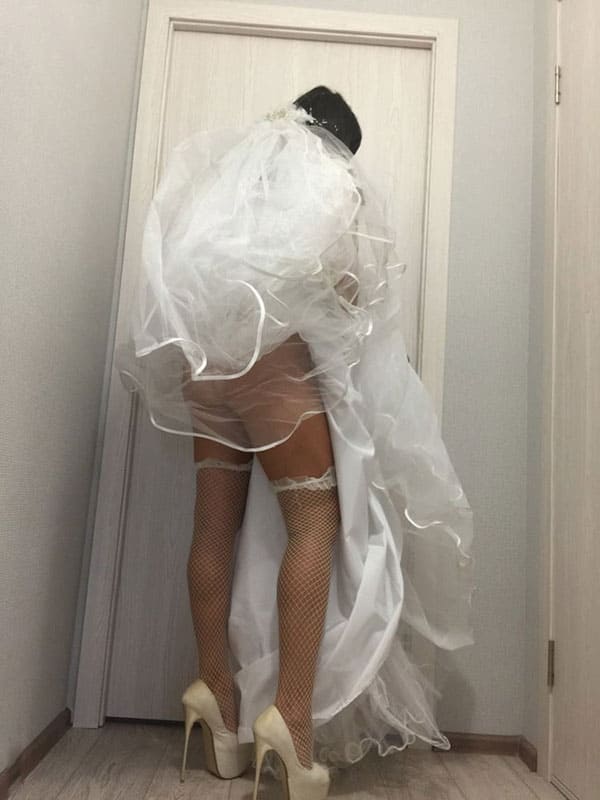 Русскую невесту трахают в свадебном платье 6 из 20 фото