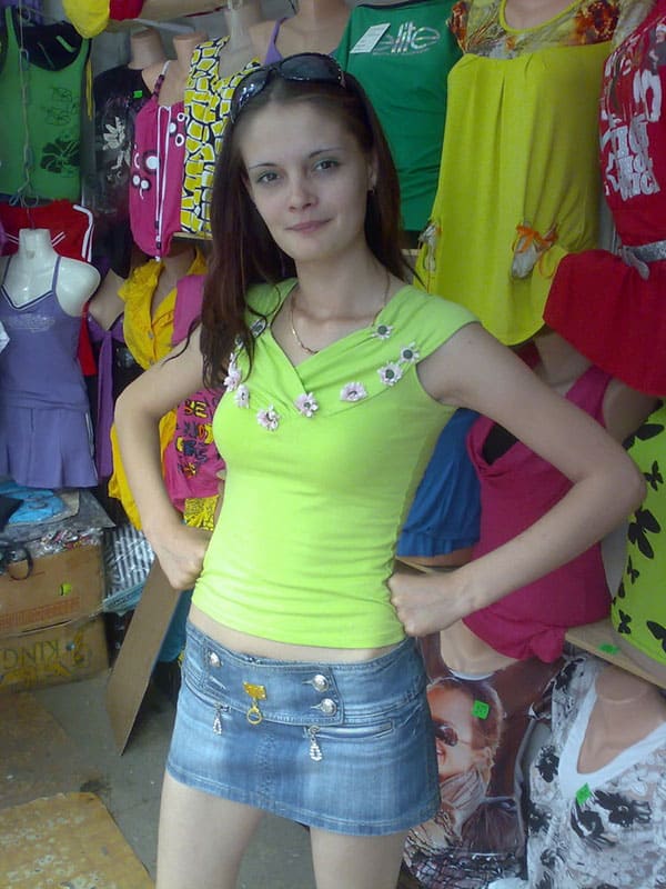 Молодые украинки в одежде и без 39 из 60 фото