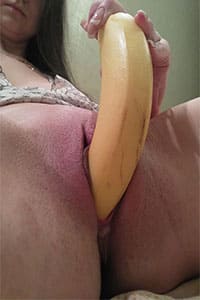 Пизда проглотила большой банан