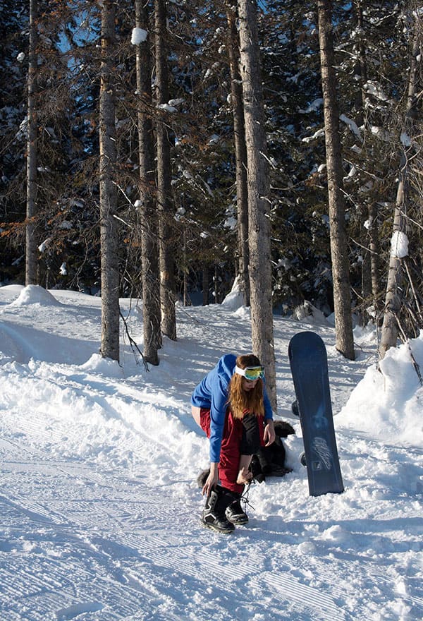 Голая девушка катается на сноуборде зимой 2 из 243 фото