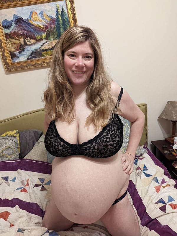 Беременная жена с наливными молочными сиськами 5 из 20 фото