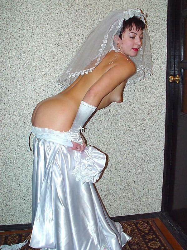 Невеста сняла платье и показала голую пизду 26 из 63 фото