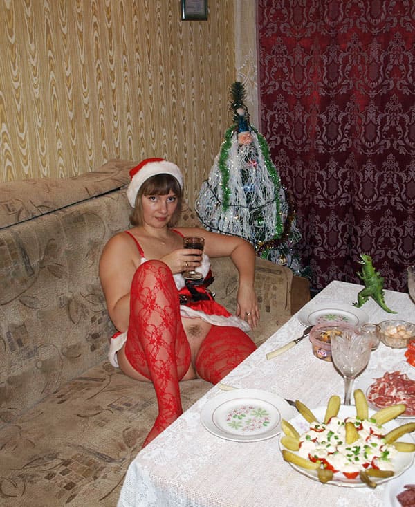 Домашние фото голых девушек на Новый Год 68 фото