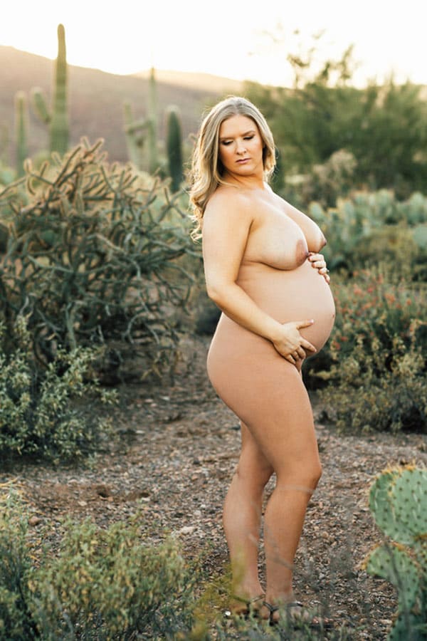 Голые беременные девушки на природе 51 фото