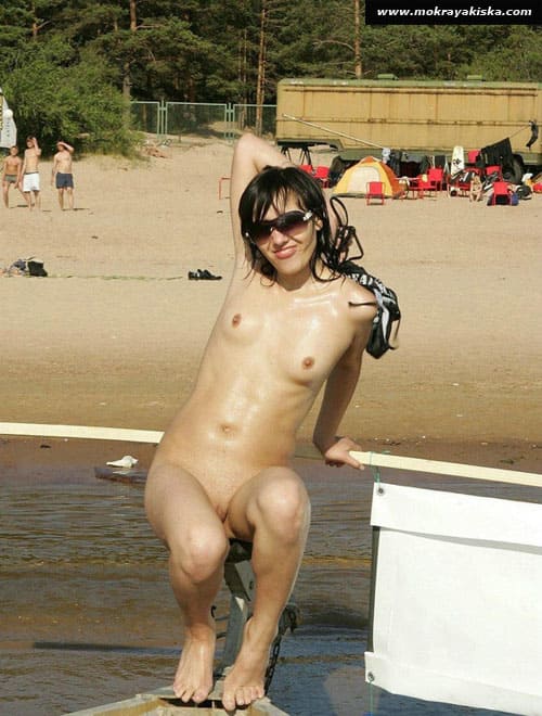 Девушки голые на пляже фото 24 из 32 фото