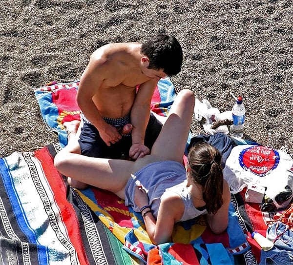 Подсмотренный секс на пляже подборка 13 из 50 фото