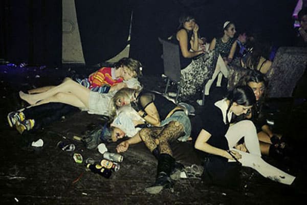 Пьяных девушек выебли во все щели 31 из 31 фото