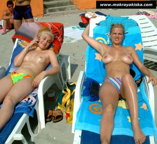 Русские девушки загорают топлес фото