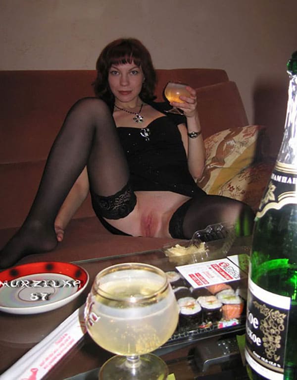 Русские девушки встречают Новый 2015 Год голышом 5 из 32 фото