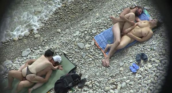 Подсмотренный секс русских свингеров на пляже 1 из 27 фото