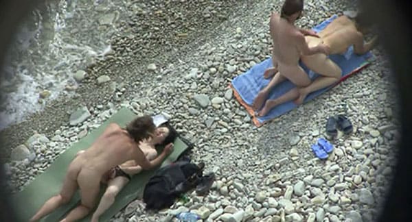 Подсмотренный секс русских свингеров на пляже 18 из 27 фото