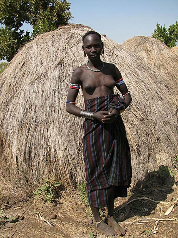 Голые папуаски из племени лесбиянок 38 из 73 фото