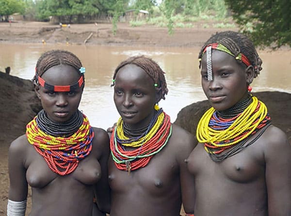 Голые папуаски из племени лесбиянок 4 из 73 фото