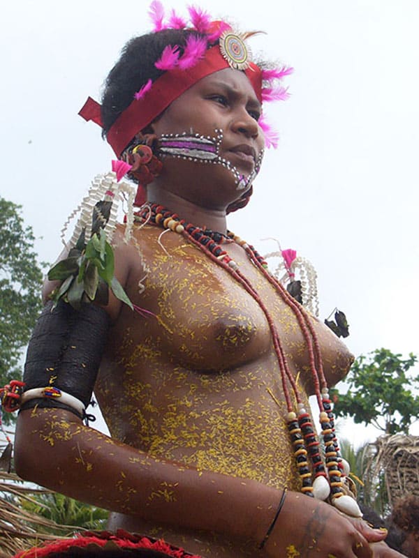 Голые папуаски из племени лесбиянок 56 из 73 фото