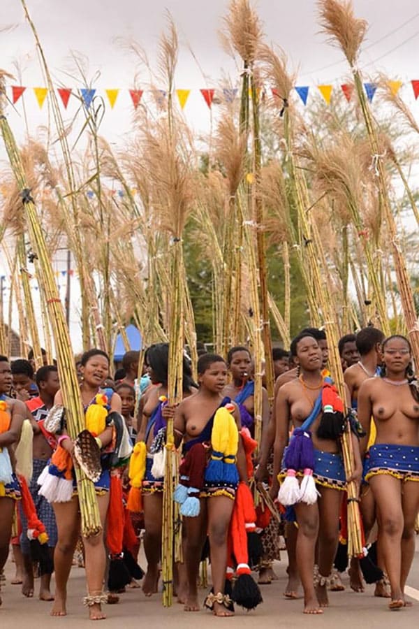 Голые папуаски из племени лесбиянок 63 из 73 фото