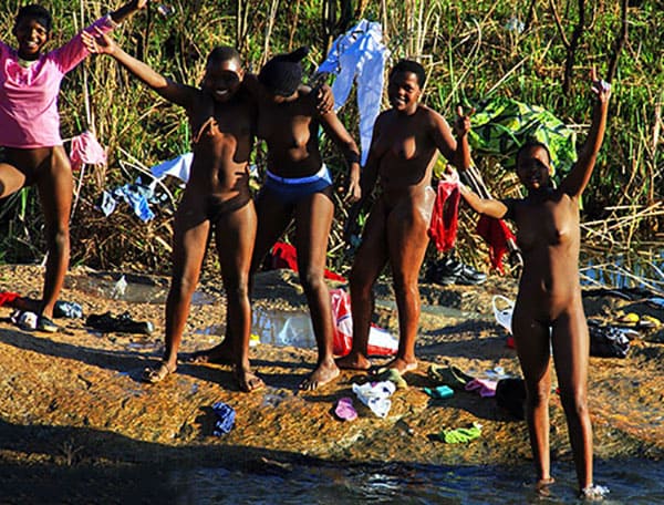 Голые папуаски из племени лесбиянок 71 из 73 фото