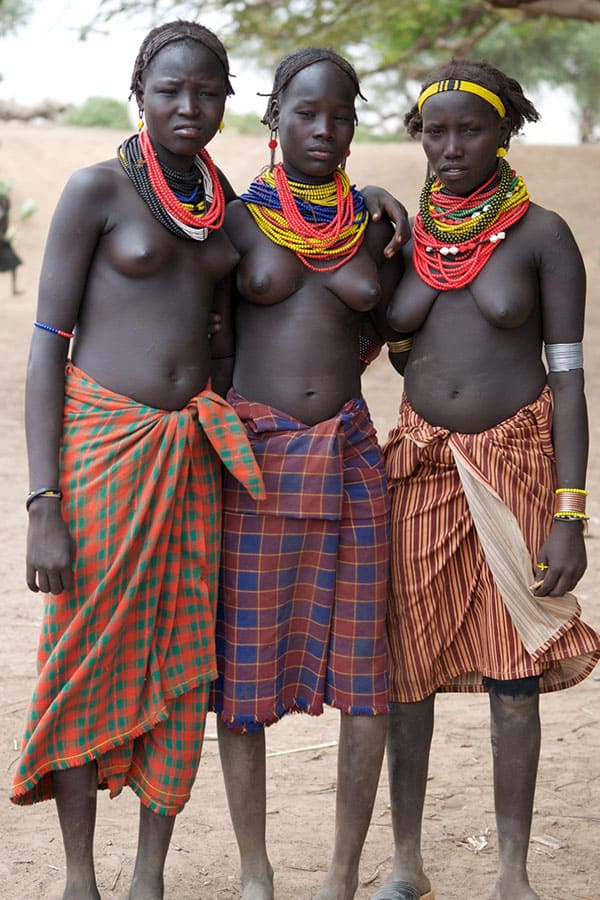 Голые папуаски из племени лесбиянок 8 из 73 фото
