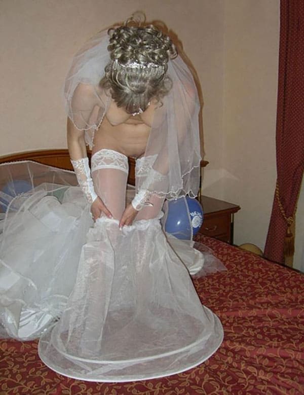 Невесты на свадьбу не одевают трусики 18 из 32 фото