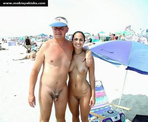 Пляжные девушки загорают голыми 18 из 32 фото