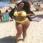 Большие девушки размера XXL в бикини на пляже