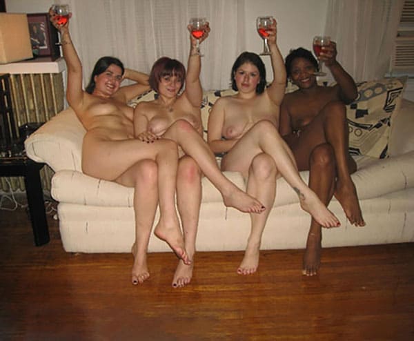 Пятничные фото голых пьяных девушек 13 из 31 фото