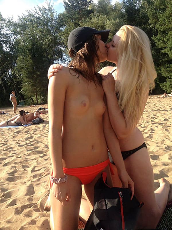 Любительские фото голых девушек с пляжа 3 из 32 фото