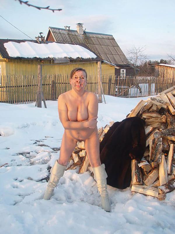 Русские бабы даже голышом зимы не боятся 23 из 30 фото