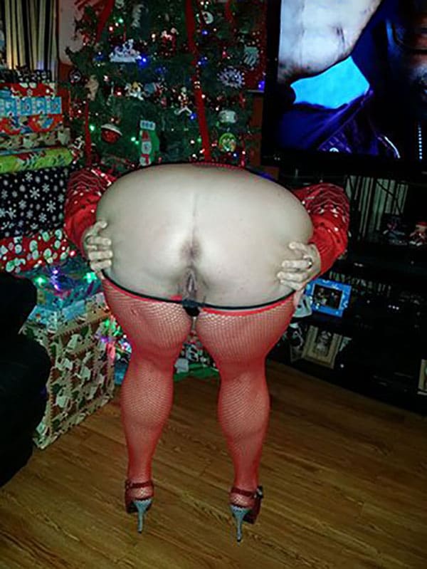 Новогоднее порно поздравление от жены для сайта МокраяКиска фото